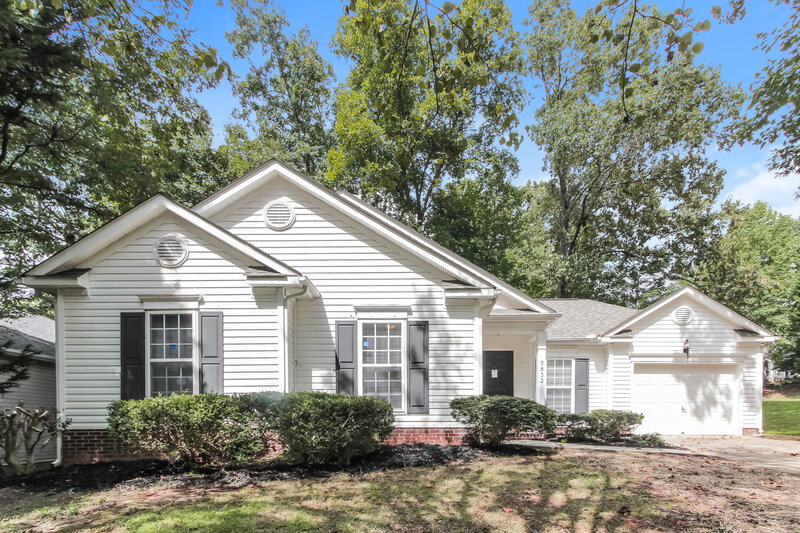 2,500/Mo, 5833 Lawnmeadow Dr Charlotte, NC 28216 Front View