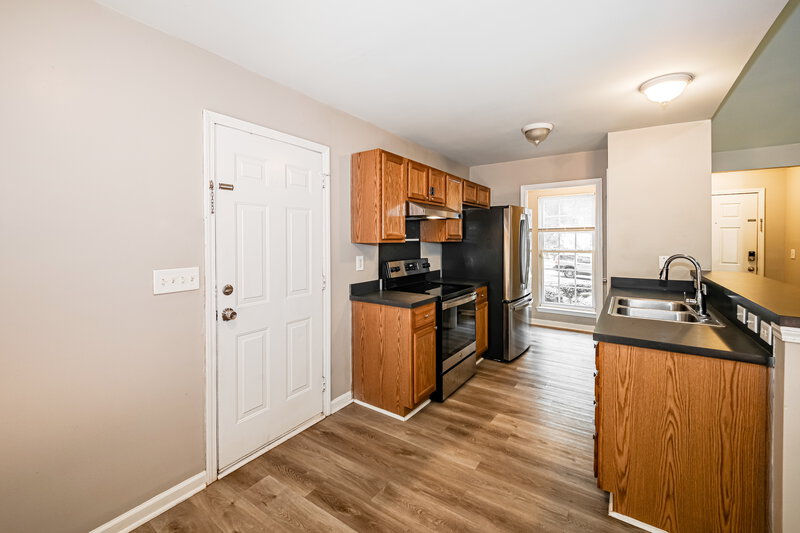 1,800/Mo, 5833 Lawnmeadow Dr Charlotte, NC 28216 Kitchen View