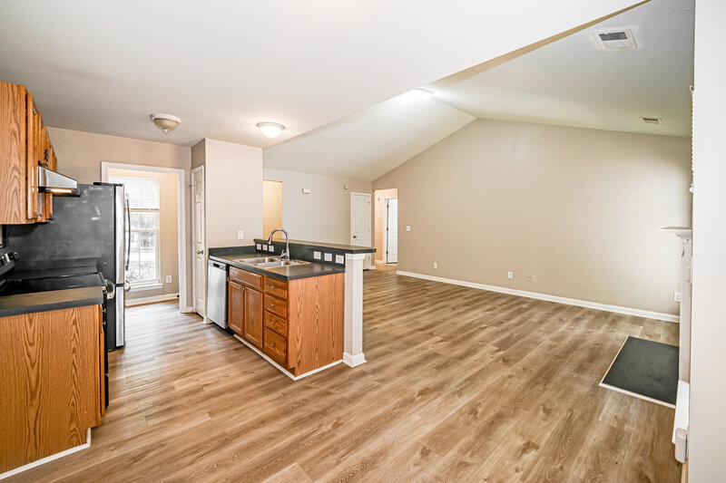 1,800/Mo, 5833 Lawnmeadow Dr Charlotte, NC 28216 Kitchen View 2
