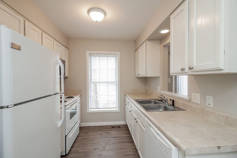 1,645/Mo, 6803 Campbell Burn Ct Charlotte, NC 28212 Kitchen View 2