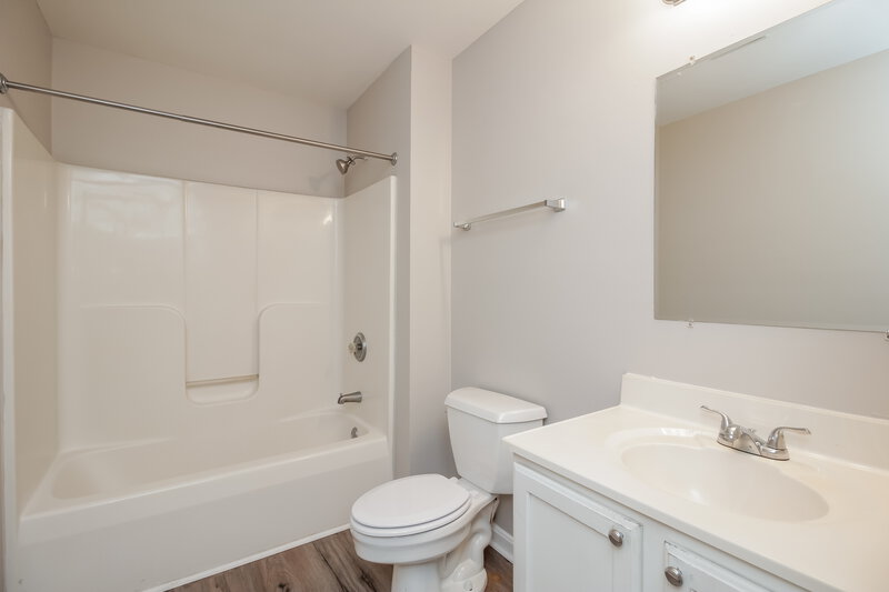 1,645/Mo, 6803 Campbell Burn Ct Charlotte, NC 28212 Main Bathroom View