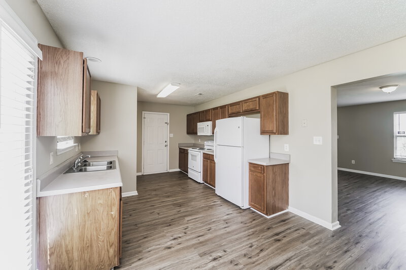 2,165/Mo, 6515 Sunman Rd Charlotte, NC 28216 Kitchen View 2