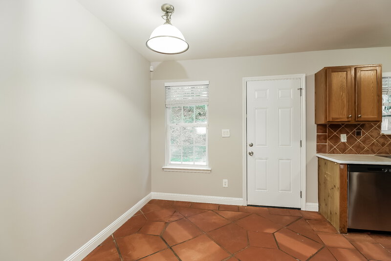 1,605/Mo, 4908 Elizabeth Rd Charlotte, NC 28269 Dining Room View