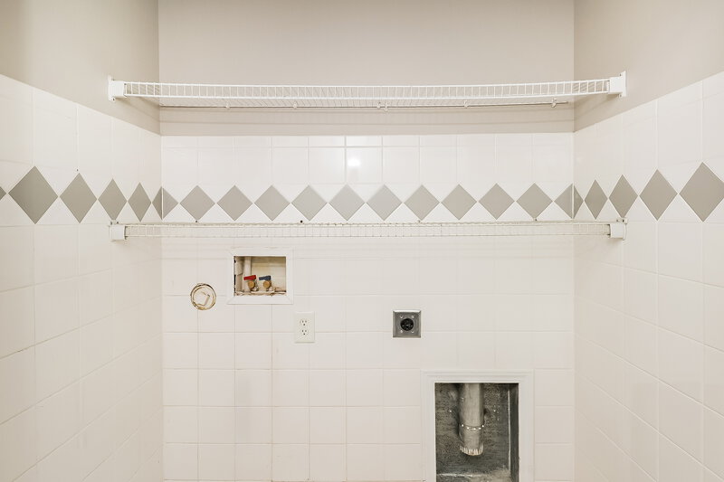 1,605/Mo, 4908 Elizabeth Rd Charlotte, NC 28269 Laundry Room View