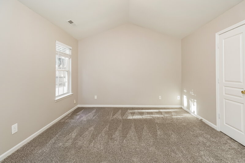 1,605/Mo, 4908 Elizabeth Rd Charlotte, NC 28269 Main Bedroom View 2