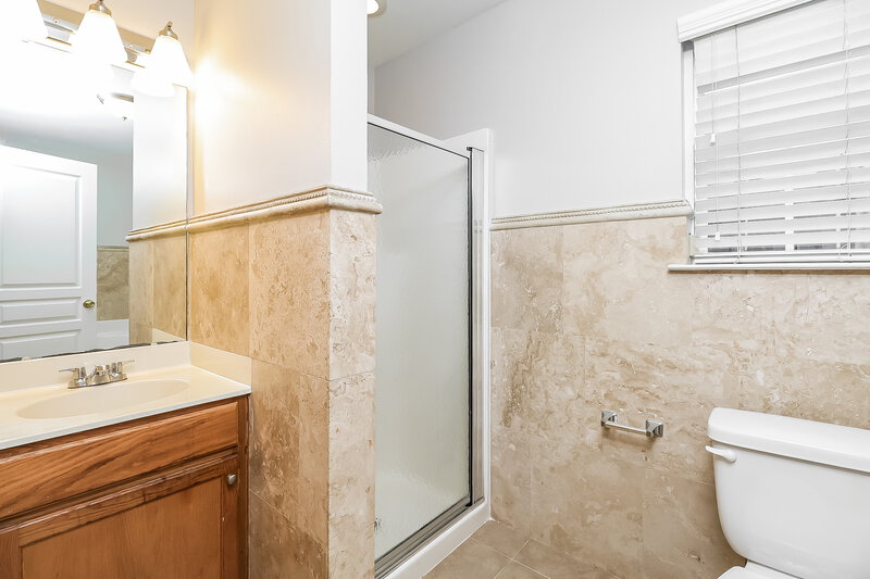 1,605/Mo, 4908 Elizabeth Rd Charlotte, NC 28269 Main Bathroom View