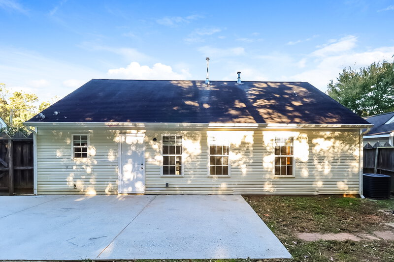 1,605/Mo, 4908 Elizabeth Rd Charlotte, NC 28269 Rear View