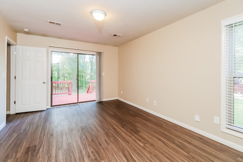 1,700/Mo, 6009 Falstaff Dr Charlotte, NC 28227 Living Room View