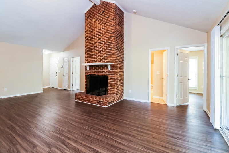 1,700/Mo, 6009 Falstaff Dr Charlotte, NC 28227 Living Room View 4