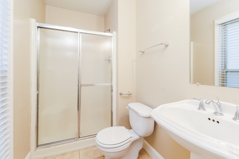 1,700/Mo, 6009 Falstaff Dr Charlotte, NC 28227 Main Bathroom View