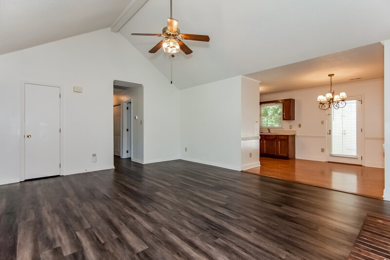 1,760/Mo, 10623 Canyon Rd N Charlotte, NC 28214 Living Room View