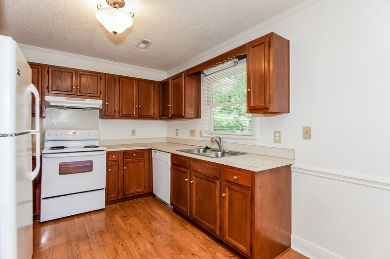 1,760/Mo, 10623 Canyon Rd N Charlotte, NC 28214 Kitchen View 2