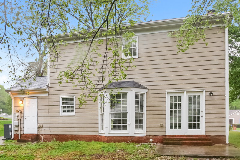 1,915/Mo, 2134 Dembrigh Ln Charlotte, NC 28262 Rear View 2