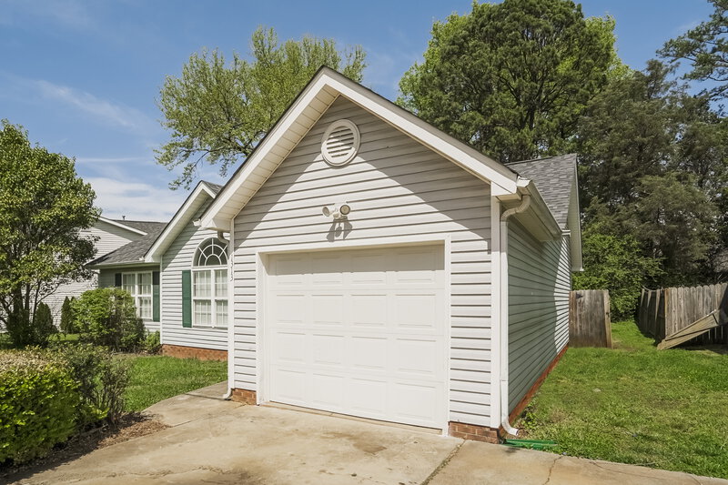 1,695/Mo, 1313 Grass Meadows Ct Charlotte, NC 28216 Front View