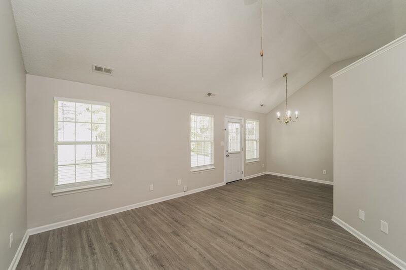 1,695/Mo, 1313 Grass Meadows Ct Charlotte, NC 28216 Living Room View