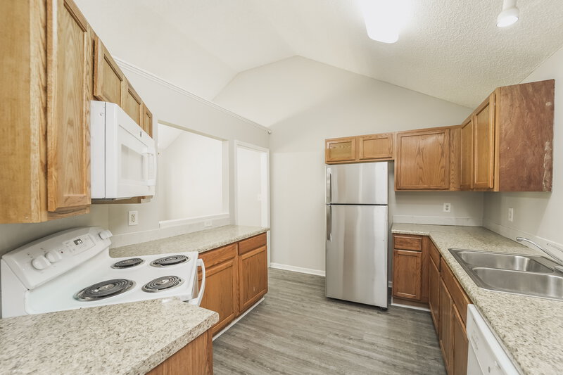 1,695/Mo, 1313 Grass Meadows Ct Charlotte, NC 28216 Kitchen View