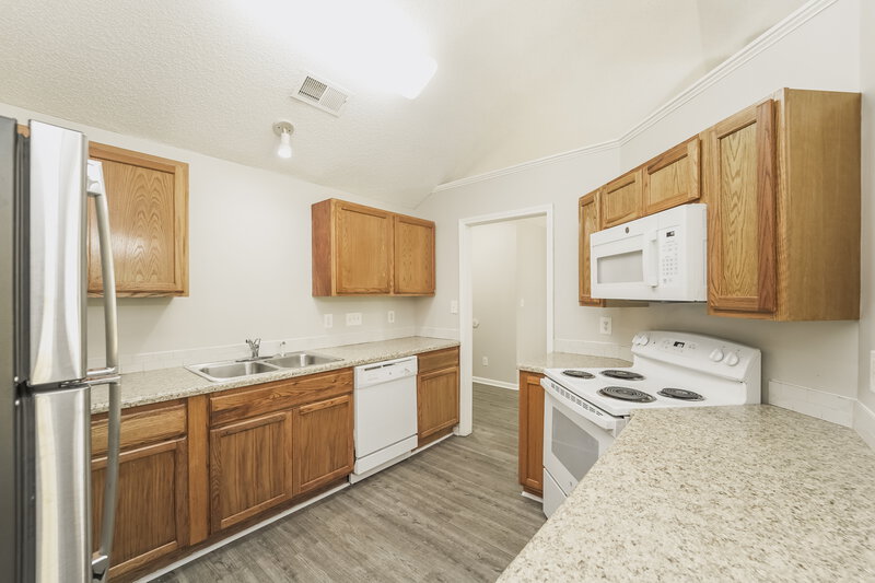 1,695/Mo, 1313 Grass Meadows Ct Charlotte, NC 28216 Kitchen View 2