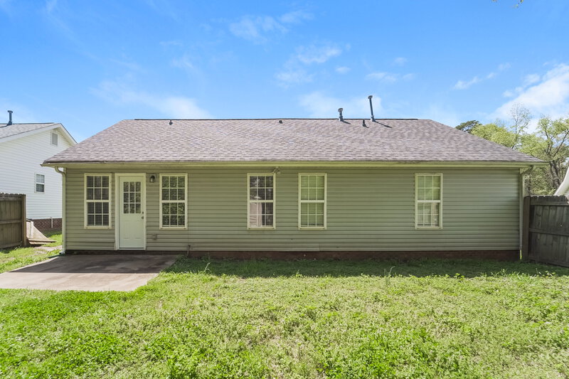 1,695/Mo, 1313 Grass Meadows Ct Charlotte, NC 28216 Rear View