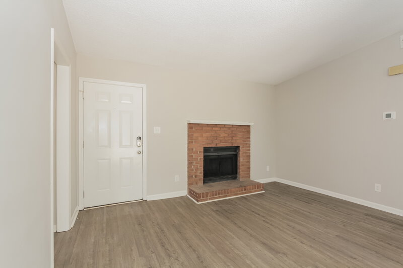 2,530/Mo, 5128 Glenview Ct Charlotte, NC 28215 Living Room View