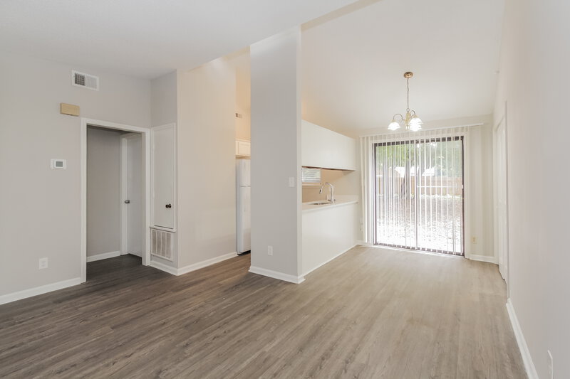 2,530/Mo, 5128 Glenview Ct Charlotte, NC 28215 Dining Room View