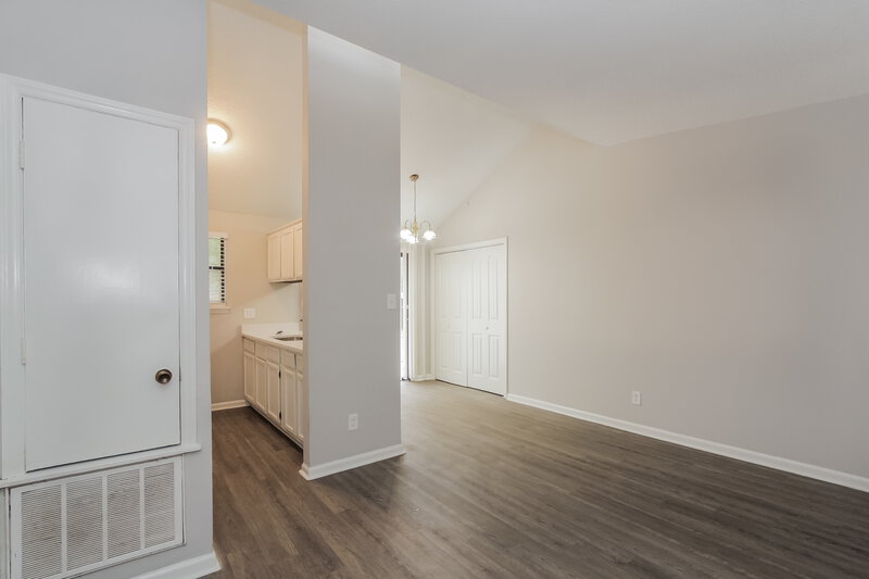 2,530/Mo, 5128 Glenview Ct Charlotte, NC 28215 Kitchen View