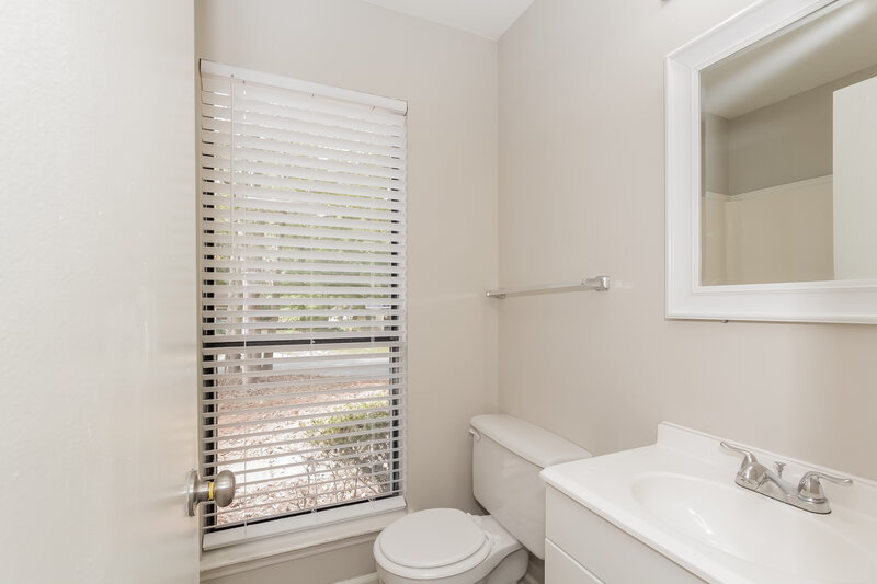 2,530/Mo, 5128 Glenview Ct Charlotte, NC 28215 Bathroom View