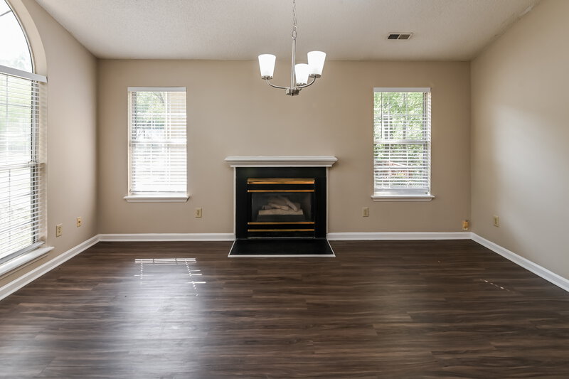 1,970/Mo, 7434 Autumn Trail Dr Charlotte, NC 28213 Living Room View