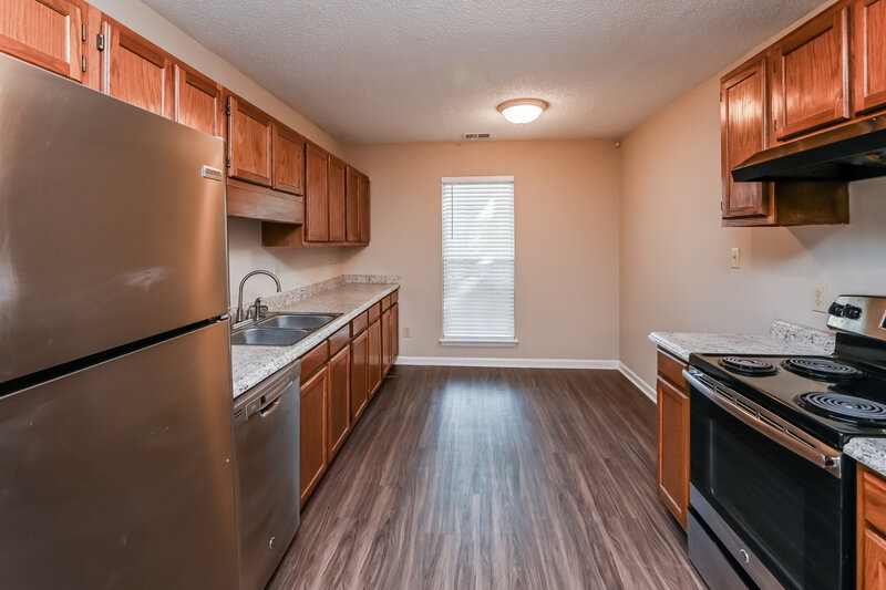 1,970/Mo, 7434 Autumn Trail Dr Charlotte, NC 28213 Kitchen View