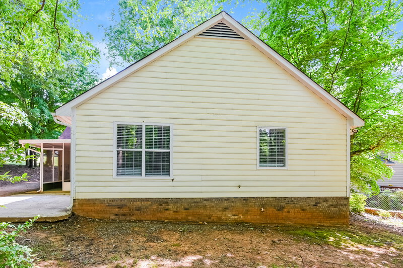 1,970/Mo, 7434 Autumn Trail Dr Charlotte, NC 28213 Rear View