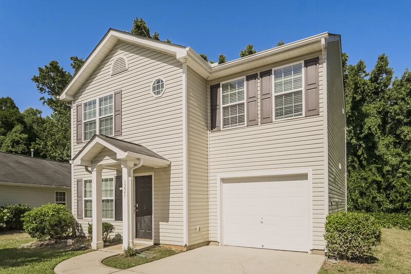 2,570/Mo, 6221 Summerour Pl Charlotte, NC 28214 Front View