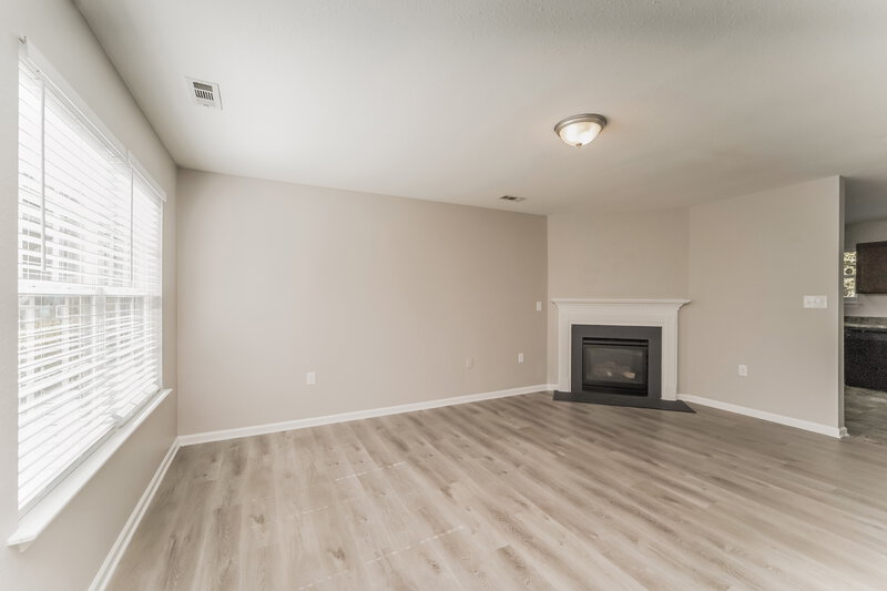 2,570/Mo, 6221 Summerour Pl Charlotte, NC 28214 Living Room View