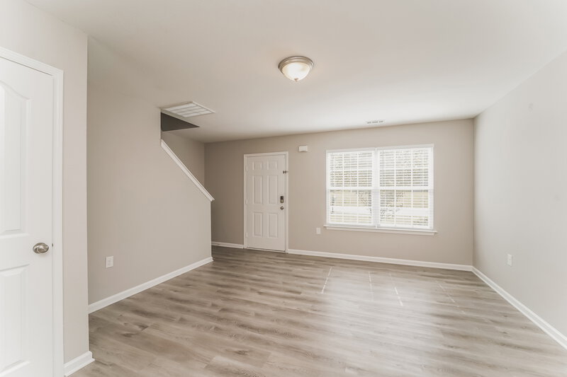 2,570/Mo, 6221 Summerour Pl Charlotte, NC 28214 Living Room View 2