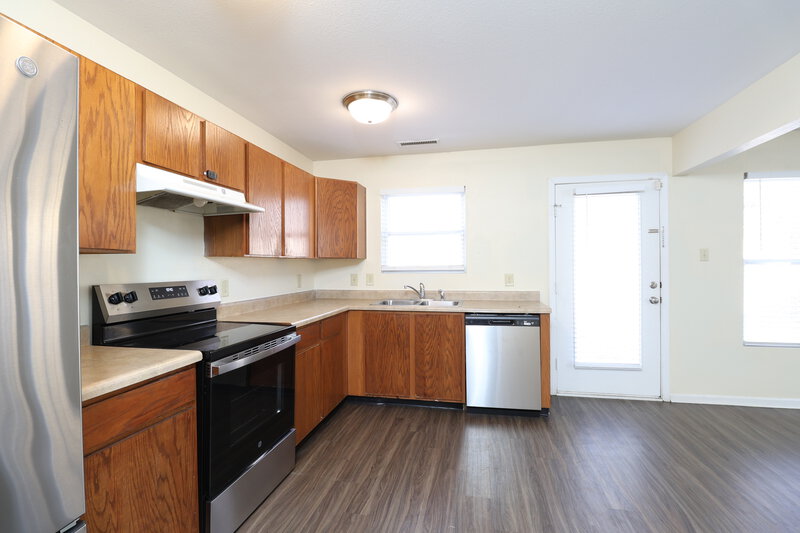 1,855/Mo, 1018 Allegiance Dr. Charlotte, NC 28217 Kitchen View