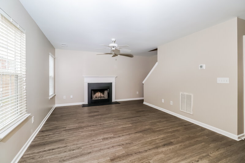 2,115/Mo, 7820 Montbrook Dr Charlotte, NC 28214 Living Room View