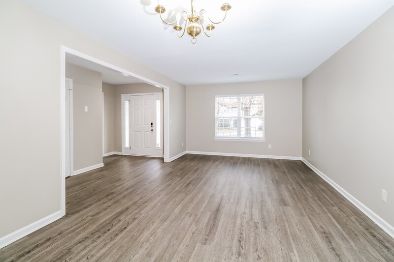 2,115/Mo, 7820 Montbrook Dr Charlotte, NC 28214 Living Room View 2