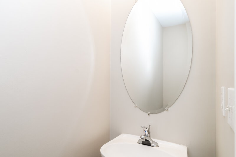 2,115/Mo, 7820 Montbrook Dr Charlotte, NC 28214 Bathroom View