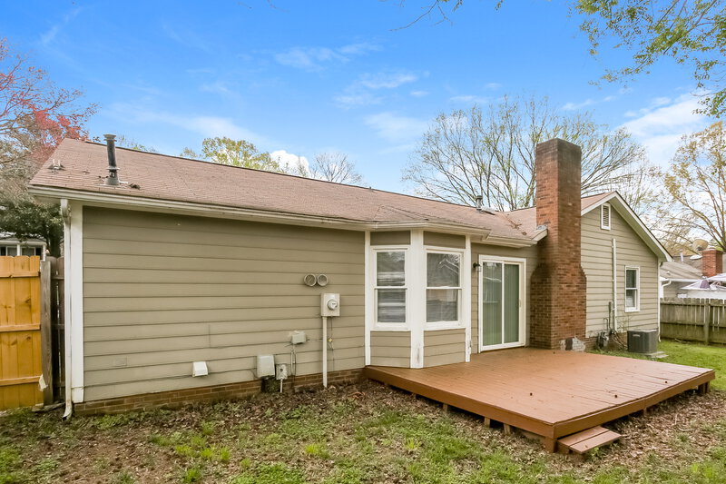 1,810/Mo, 7207 Spring Morning Ln Charlotte, NC 28227 Rear View