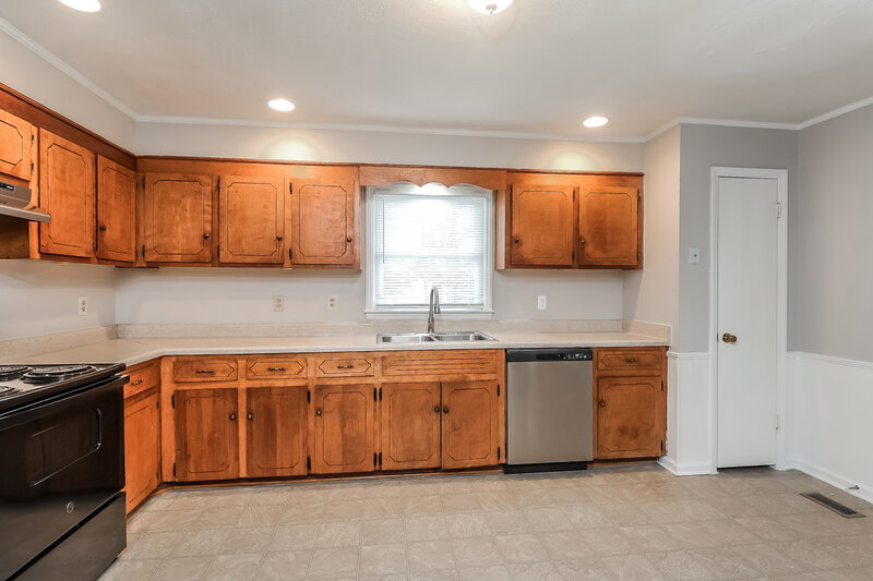 2,020/Mo, 2124 Fox Hunt Dr Gastonia, NC 28054 Kitchen View 2