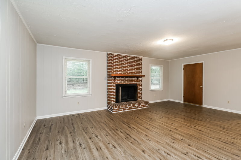 2,020/Mo, 2124 Fox Hunt Dr Gastonia, NC 28054 Family Room View 2