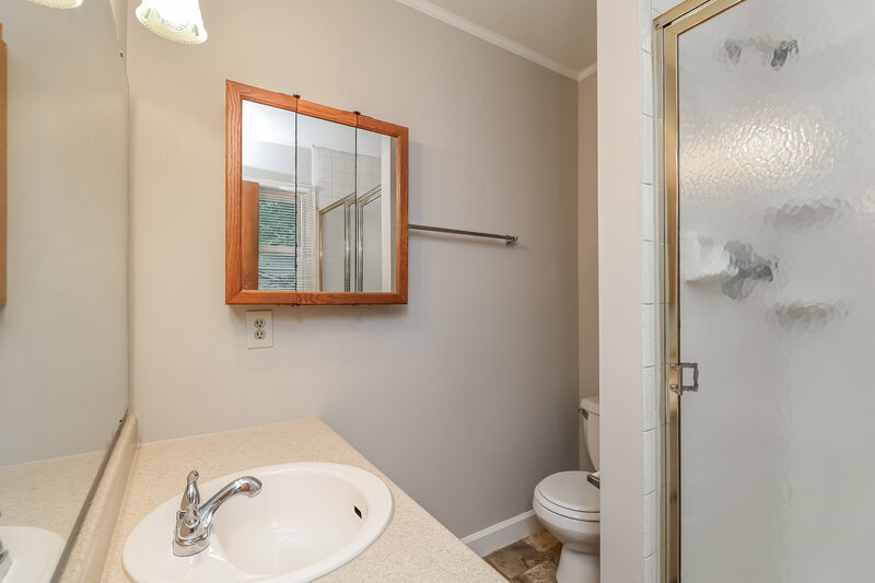 2,020/Mo, 2124 Fox Hunt Dr Gastonia, NC 28054 Bathroom View