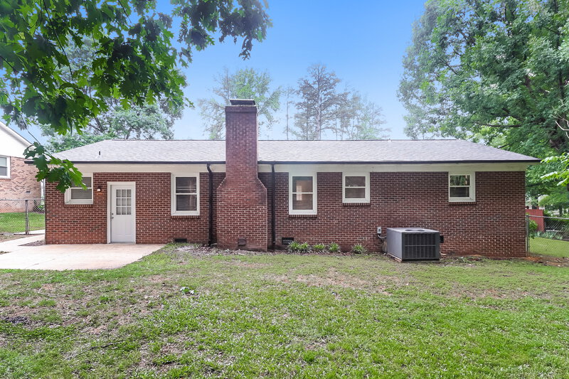 2,020/Mo, 2124 Fox Hunt Dr Gastonia, NC 28054 Rear View
