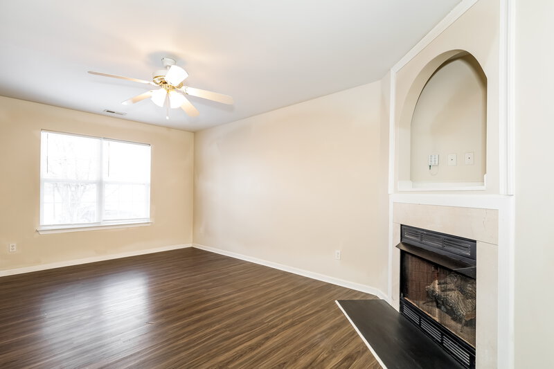 1,750/Mo, 5012 St Charles Dr Dallas, NC 28034 Living Room View