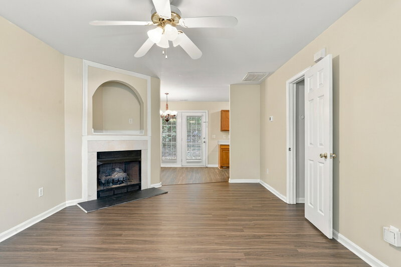 1,740/Mo, 5012 St Charles Dr Dallas, NC 28034 Living Room View 2