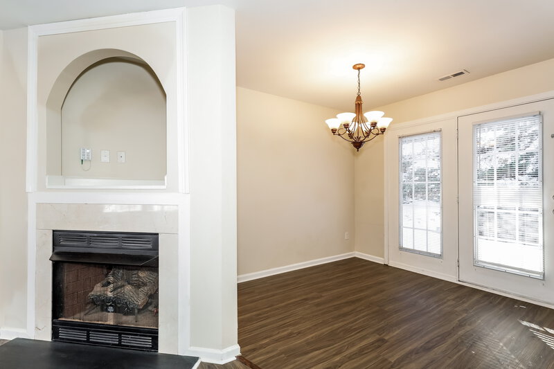 1,750/Mo, 5012 St Charles Dr Dallas, NC 28034 Dining Room View