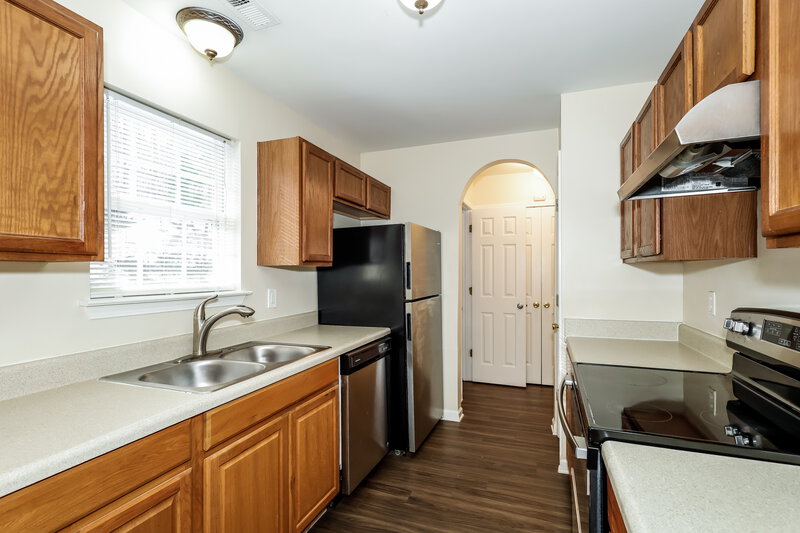 1,750/Mo, 5012 St Charles Dr Dallas, NC 28034 Kitchen View
