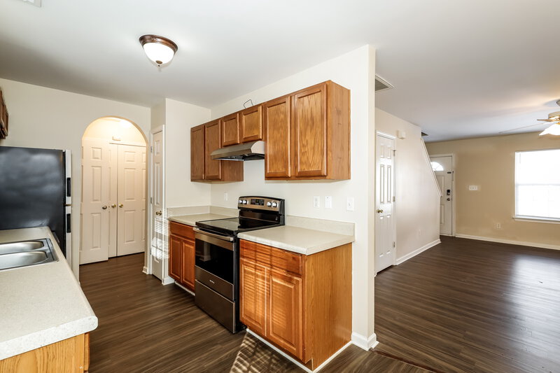 1,750/Mo, 5012 St Charles Dr Dallas, NC 28034 Kitchen View 2