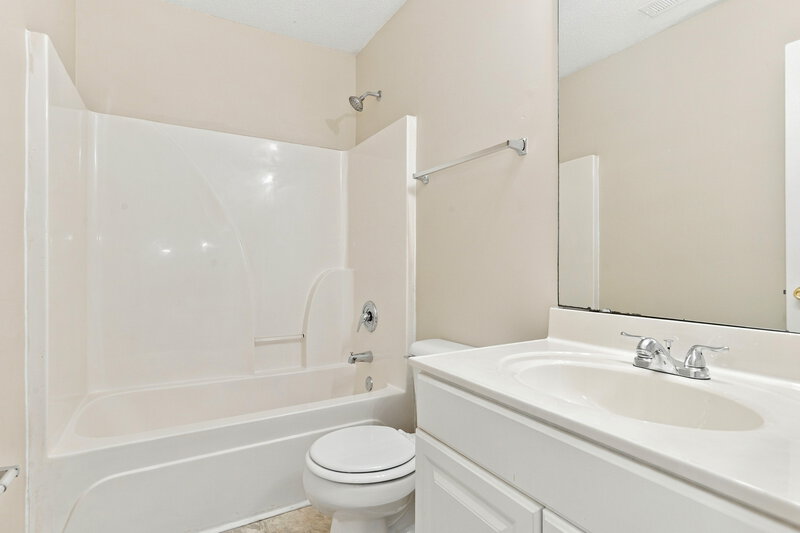 1,740/Mo, 5012 St Charles Dr Dallas, NC 28034 Bathroom View