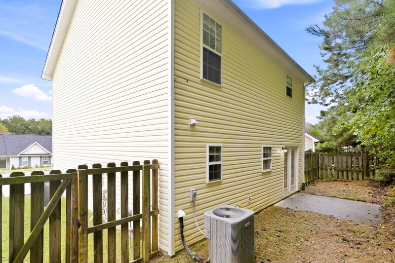 1,740/Mo, 5012 St Charles Dr Dallas, NC 28034 Rear View 2