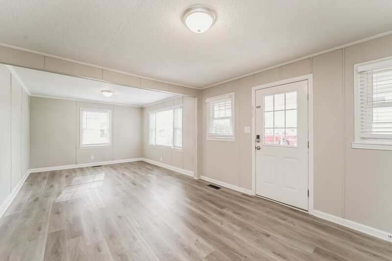 1,770/Mo, 3 Manchester Rd Rock Hill, SC 29730 Living Room View 2