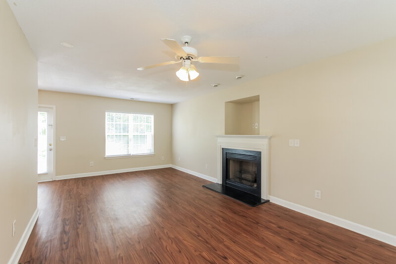 1,885/Mo, 630 Favorwood Dr Rock Hill, SC 29730 Living Room View